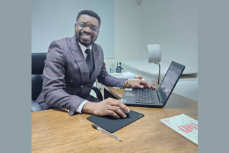 Oluwatosin Tolulope Ajidahun explica como a falta de vitamina A pode comprometer ovulação e espermatogênese.